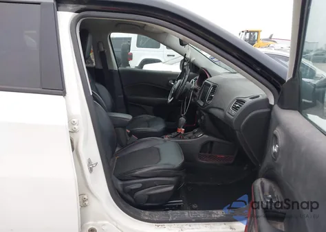 2020 Jeep Compass Trailhawk 4X4 z USA, uszkodzony, nr VIN 3C4NJDDB0LT166791